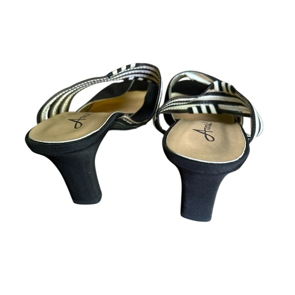 Annie Women's Heels - Picture 5 of 8